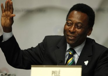 Football : La légende brésilienne Pelé hors de danger, et désormais sous chimio (Le Point)