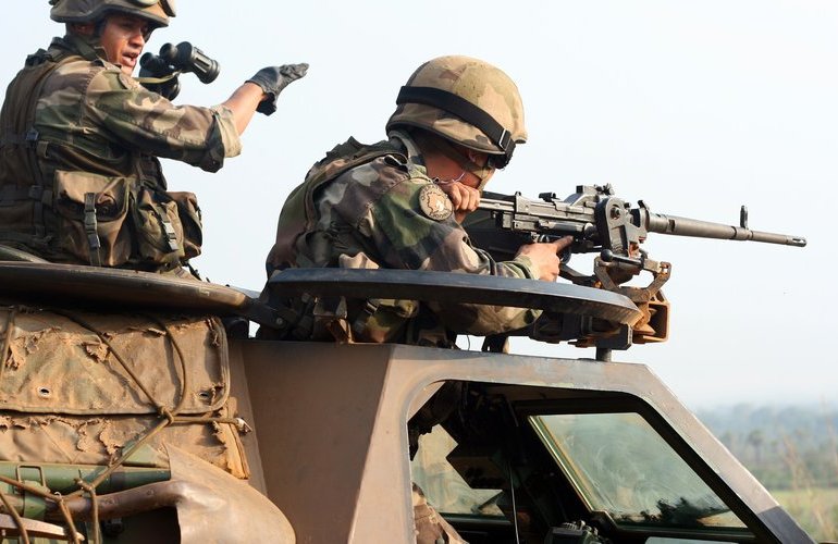 Burkina Faso : les militaires français tirent sur des civils à bout portant